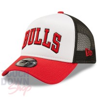 Casquette Chicago Bulls NBA Color Block Trucker New Era Blanc et Rouge.